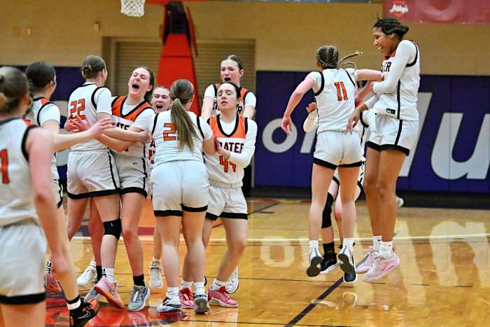 a Crater Springfield 5A Oregon girls basketball quarterfinal 2024 Leon Neuschwander 52